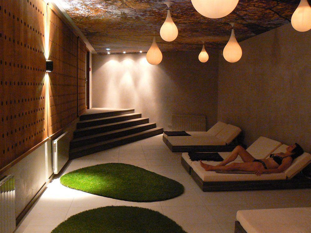 Domaine De La Foret D'Orient, Logis Hotel, Restaurant, Spa Et Golf Rouilly-Sacey Exterior photo