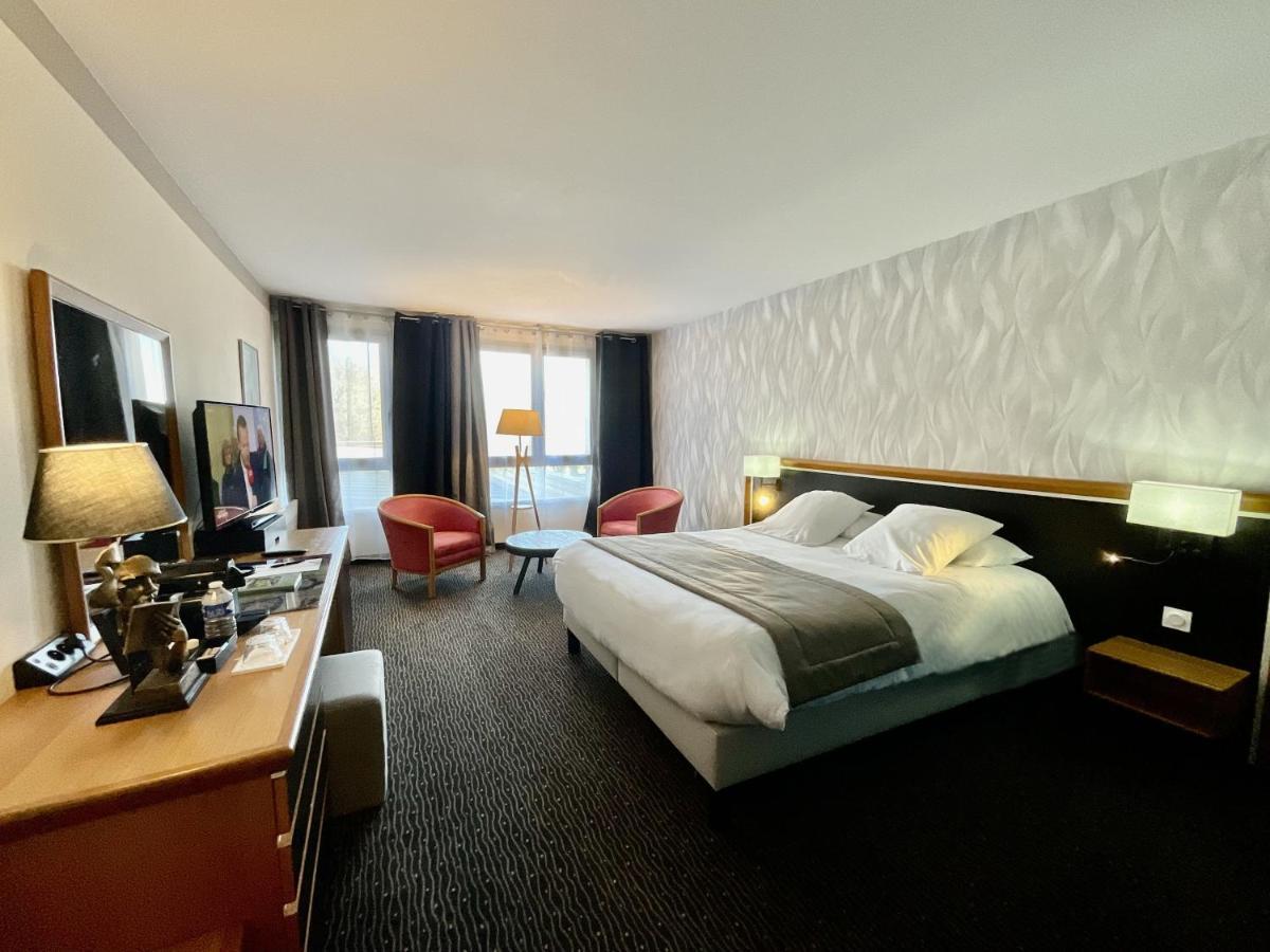 Domaine De La Foret D'Orient, Logis Hotel, Restaurant, Spa Et Golf Rouilly-Sacey Exterior photo