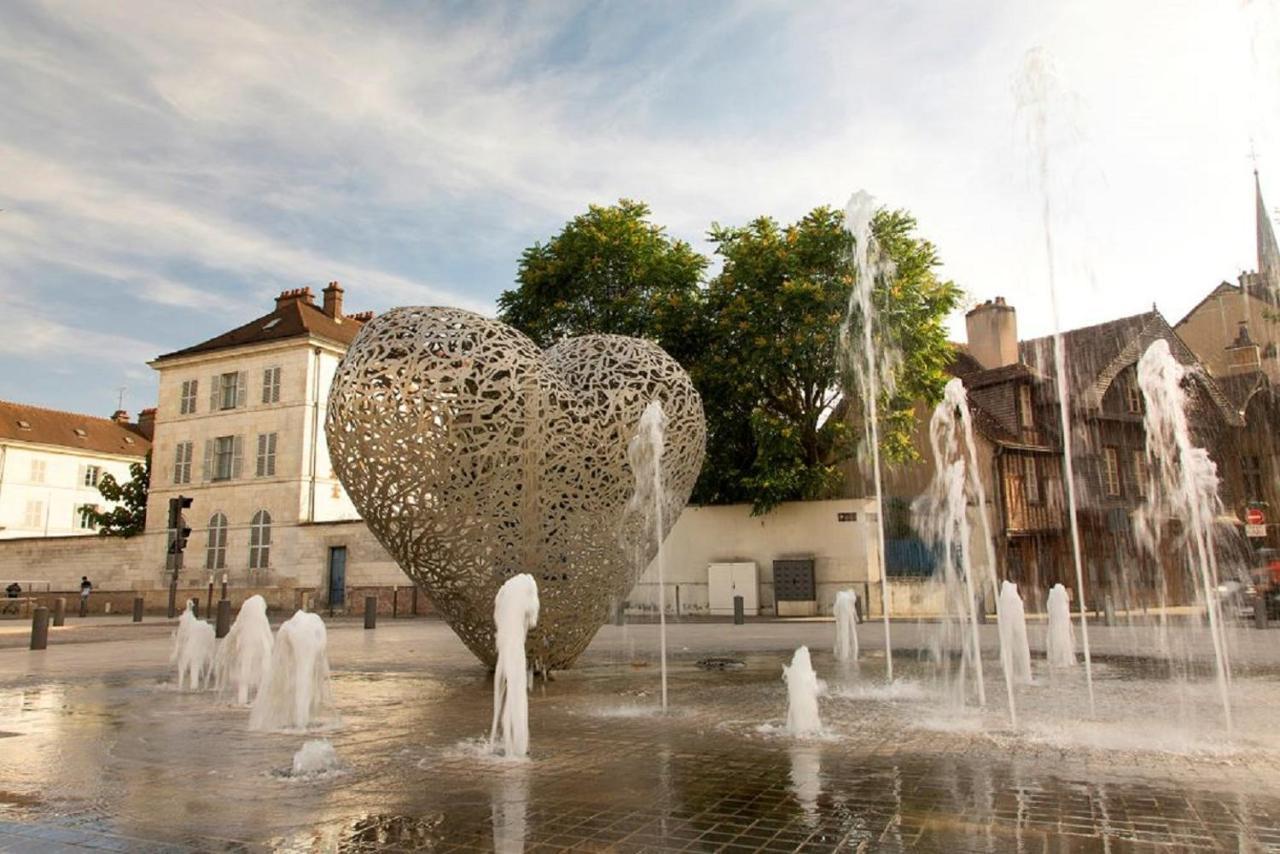 Domaine De La Foret D'Orient, Logis Hotel, Restaurant, Spa Et Golf Rouilly-Sacey Exterior photo